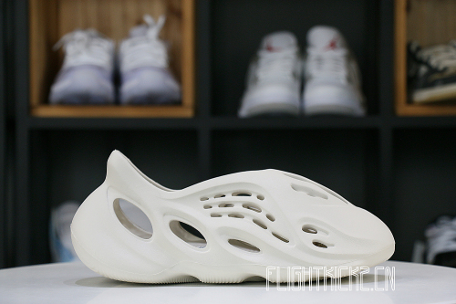 adidas Yeezy Foam RNNR Ararat （G55486骨白）（A1）