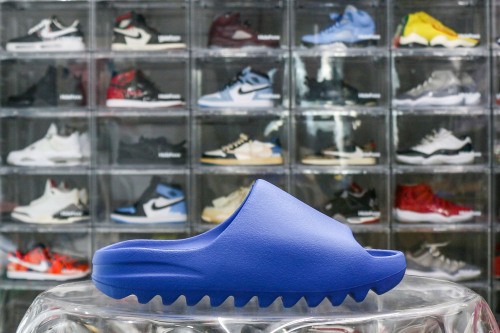Yeezy Slides Azure 2022 ID4133 (A1 Batch)